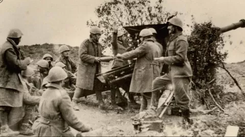 Griechische Artillerie im November 1940 am Berg Morava in Albanien